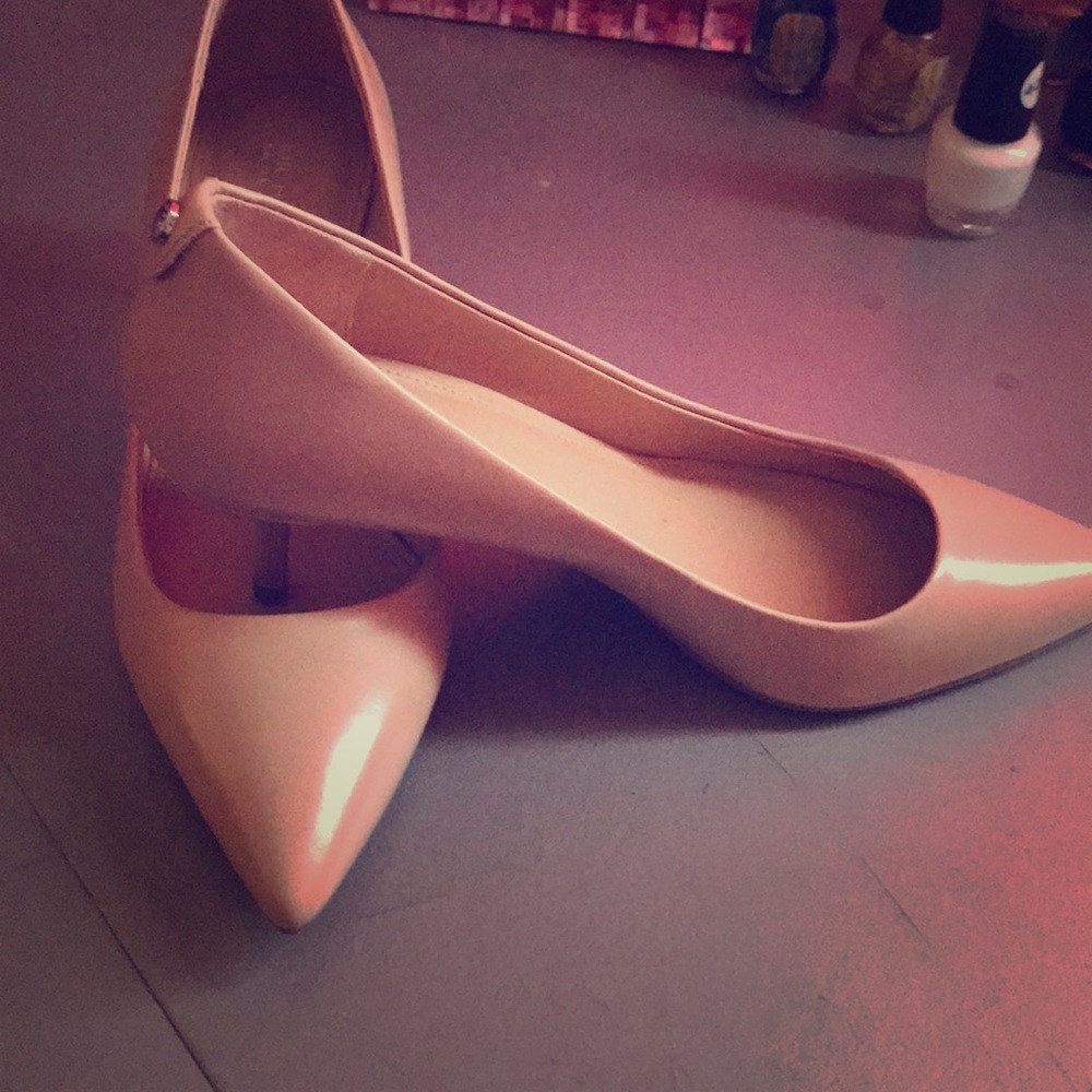 Nude Michael Kor pump
